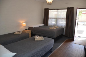 Отель Angaston Vineyards Motel  Ангастон